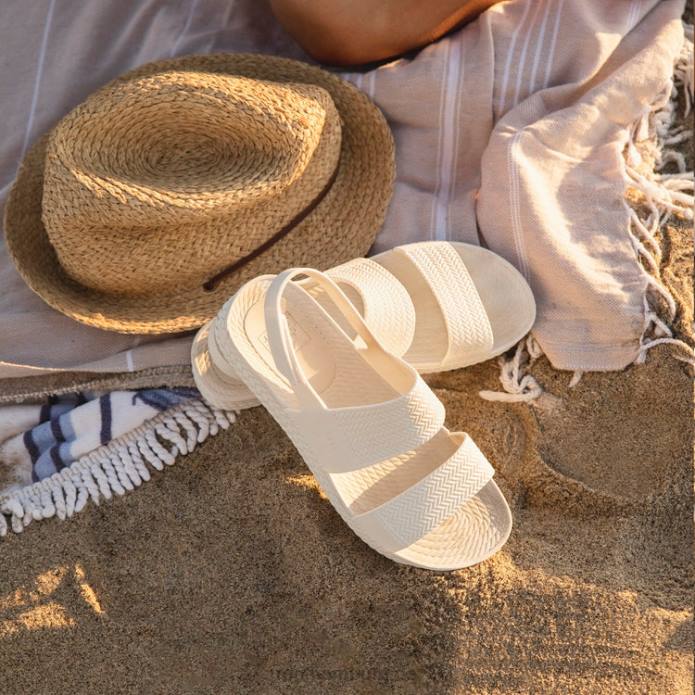 Blick auf das Riffwasser Weiss 442L21 Frauen