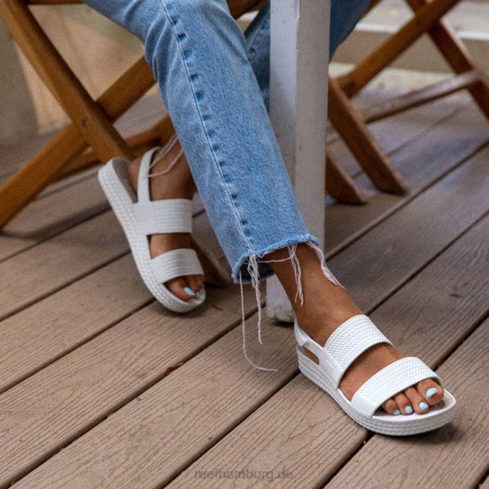 Blick auf das Riffwasser Weiss 442L21 Frauen